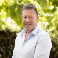 Portrait of Dr Nick Thomson